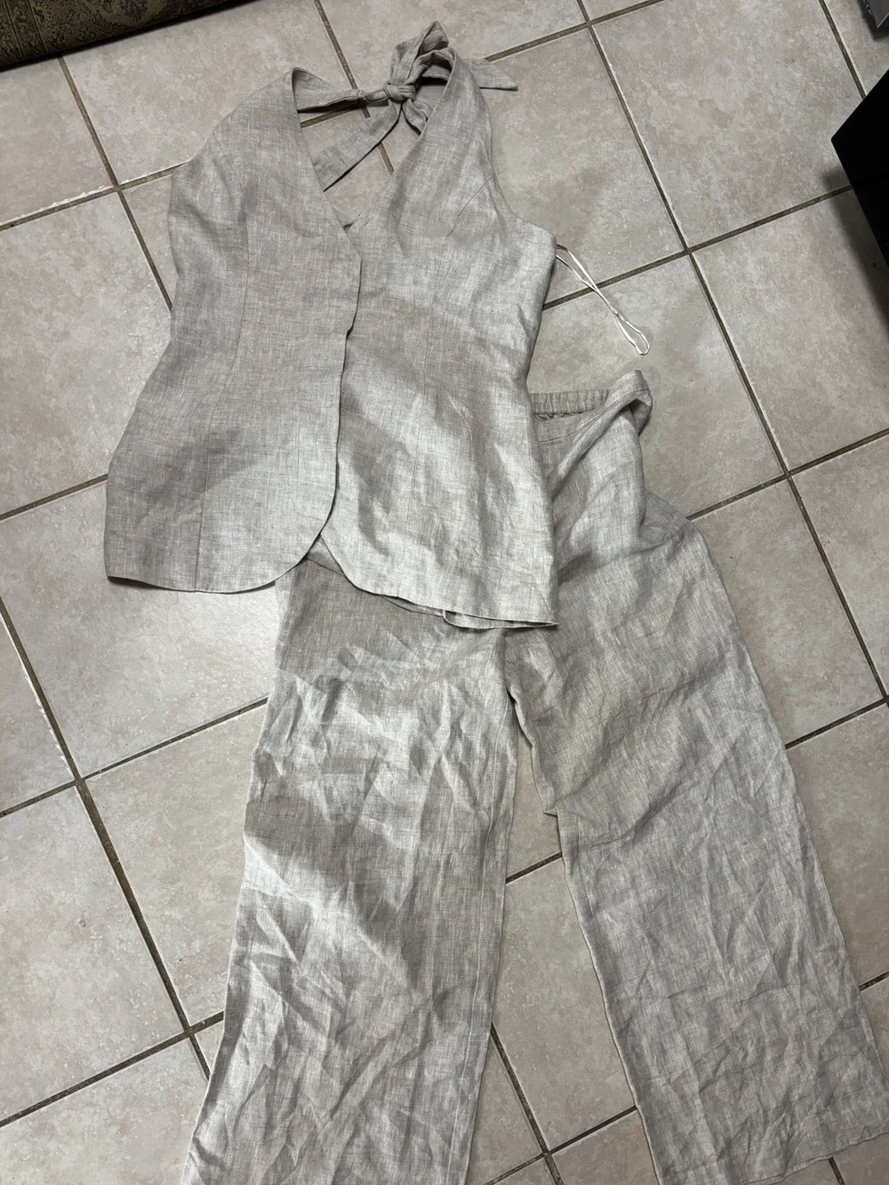 Reformation Clove Linen Two Piece Set in Oatmeal